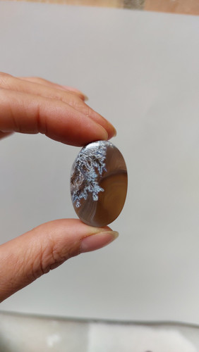 عقیق شجر شکوفهای اصل – سنگ قیمتی طبیعی با نقوش شکوفهای، انرژیبخش و منحصر به فرد